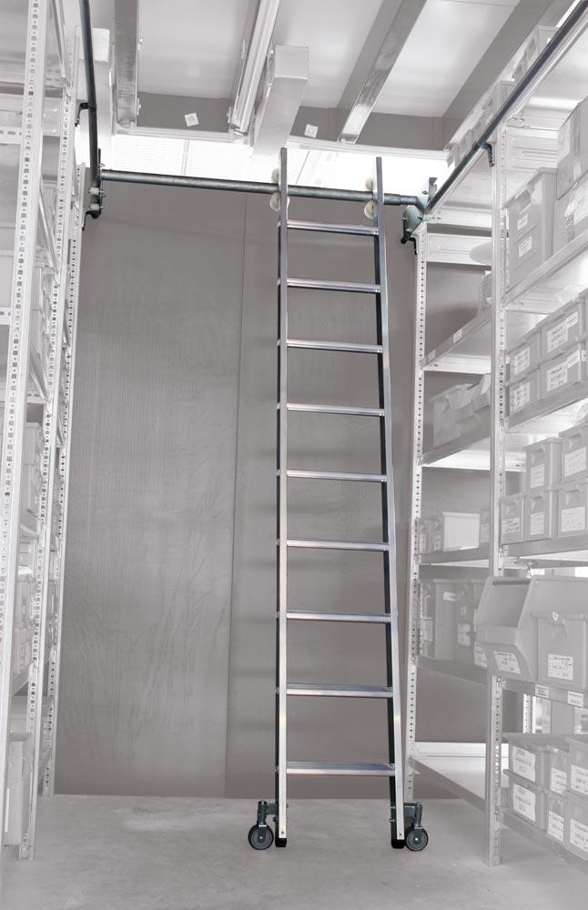 Aluminium-Regalleiter für Doppelregale, seitl. verschiebbar, 80 mm tiefe Stufen, 12 Stufen, 2,91 m senkr. Einhängehöhe, Stufenabst. 235 mm, 20 Grad