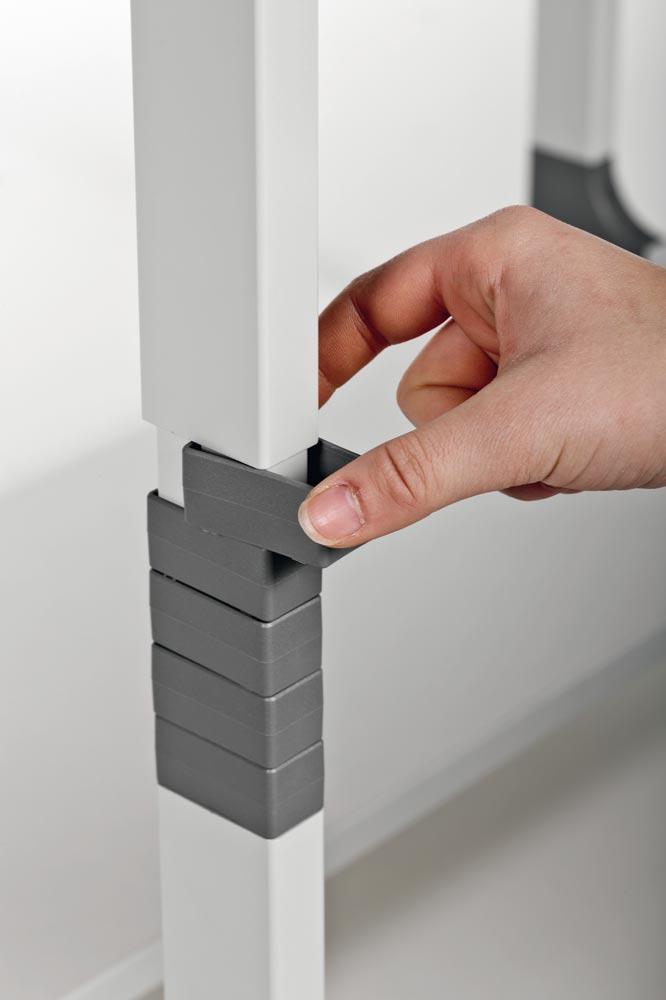 Computertisch, BxTxH 750x534x950-1150 mm, 4 Böden, höhenverstellbarer Tastaturauszug, fahrbar, lichtgrau