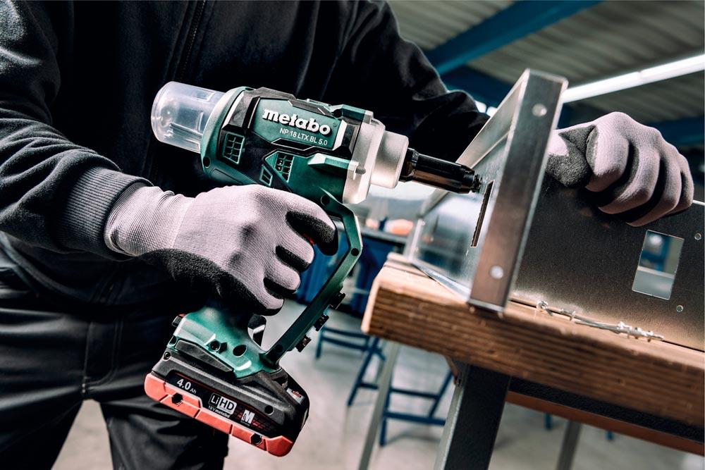METABO Akku-Nietpistole NP 18 LTX BL 5.0 in metaBOX (ohne Akku/Ladegerät)