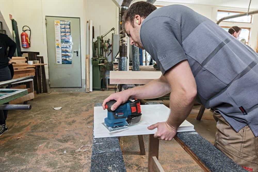 BOSCH Akku-Schwingschleifer GSS 18 V-10 (o. Akku/Ladegerät) in L-Boxx