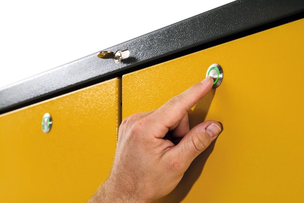 Sicherheitsschrank mit Vertikalauszug, Typ 90, BxTxH 450x860x1966 mm, 4xFachboden, 1xLochblecheinsatz, 1 Bodenwanne, laborweiß ähnl. RAL 9016