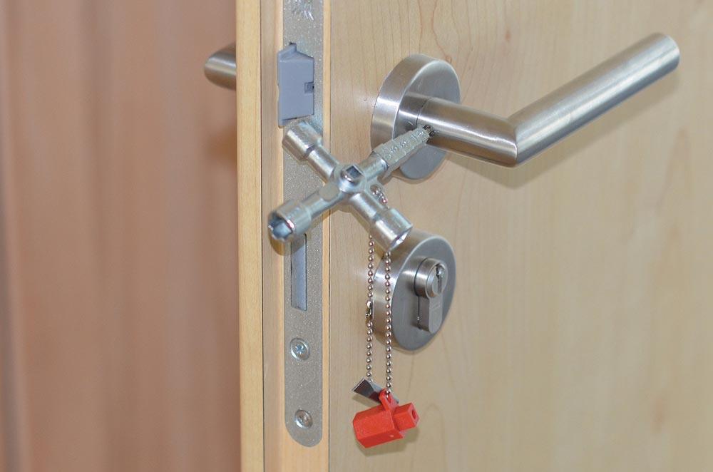 Schaltschrankschlüssel 820 M03 13 Funktionen mit Bitadapter