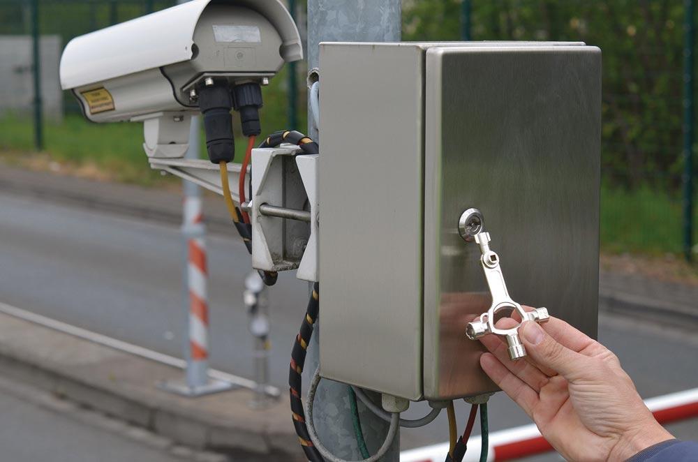 Schaltschrankschlüssel 9 Funktionen integr. Flaschenöffner