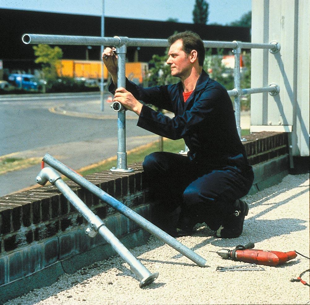 Handlaufbefestigung, Größe A, Rohrdurchm. außen 26,9 mm, 3/4