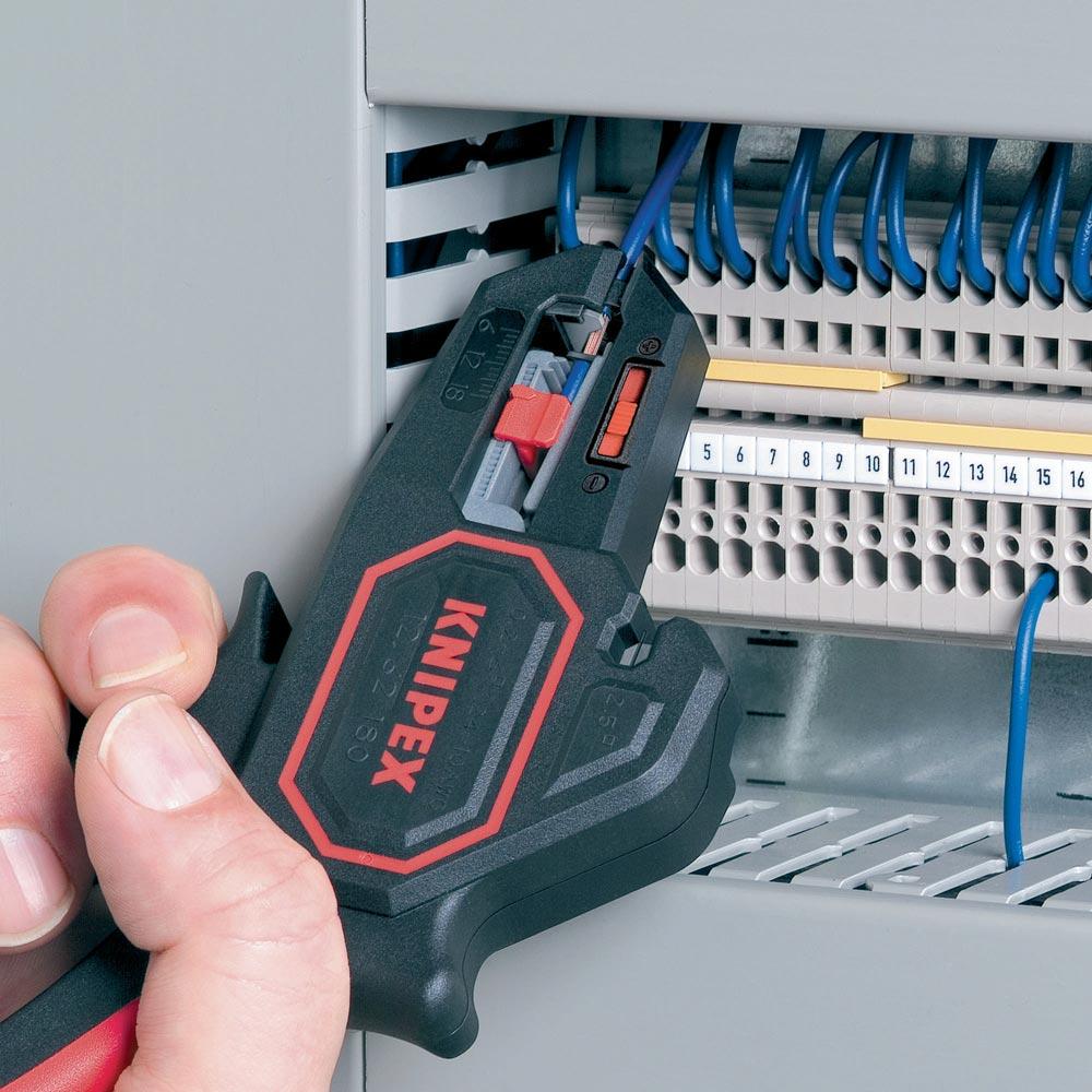 Automatikabisolierzange Länge 180 mm 0,2 - 6 (AWG 24 - 10) mm Automatikabisolierzange Länge 180 mm 0,2 - 6 (AWG 24 - 10) mm