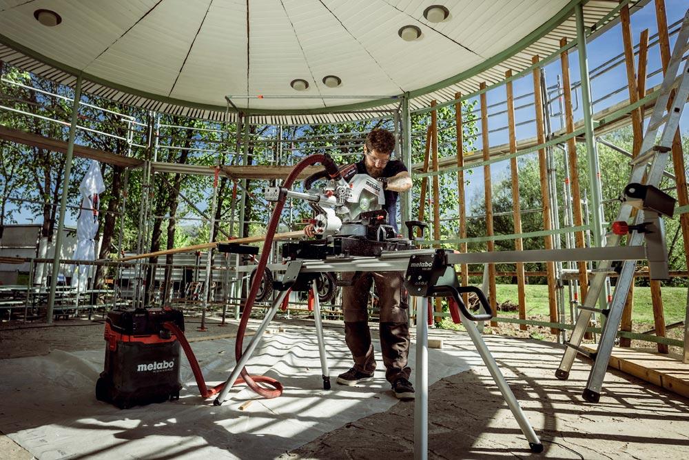 METABO Akku-Kappsäge KGS 18 LTX BL 216 18 V 1 x 4,0 Ah und Ladegerät