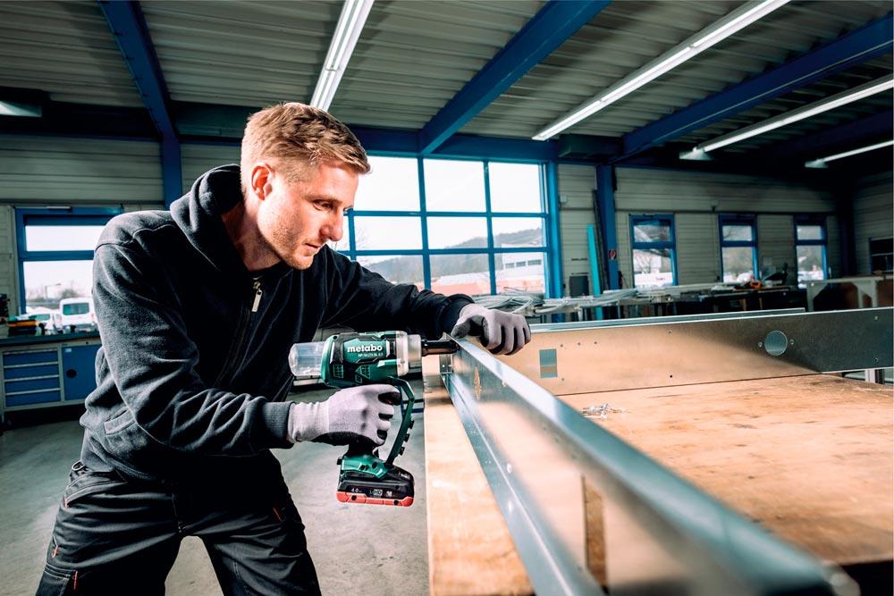 METABO Akku-Nietpistole NP 18 LTX BL 5.0 in metaBOX (ohne Akku/Ladegerät)